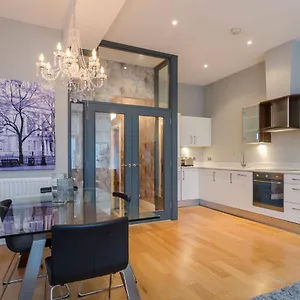 Appartement Fitzrovia Mansion In Belfast's Cathedral Quarter